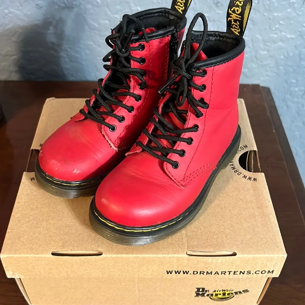 DR. MARTENS Kid’s Collection Unisex 1460 Brooklee Boot Toddler Romario Red 8 M